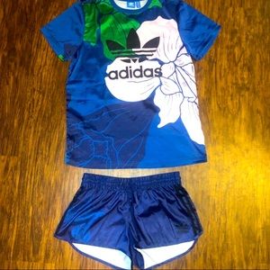 Adidas Engraved Floral Tee + Shorts S Bundle Set